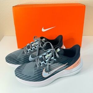 Nike Women’s Air Winflo 9